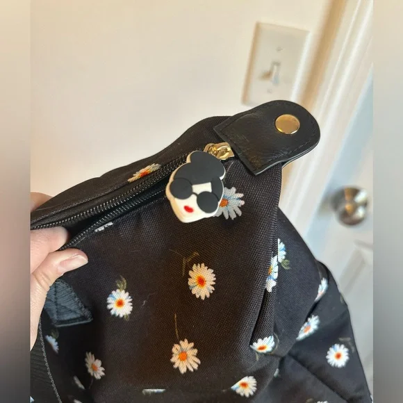 Women’s Daisy Black weekend Duffel Bag - Picture 6 of 8